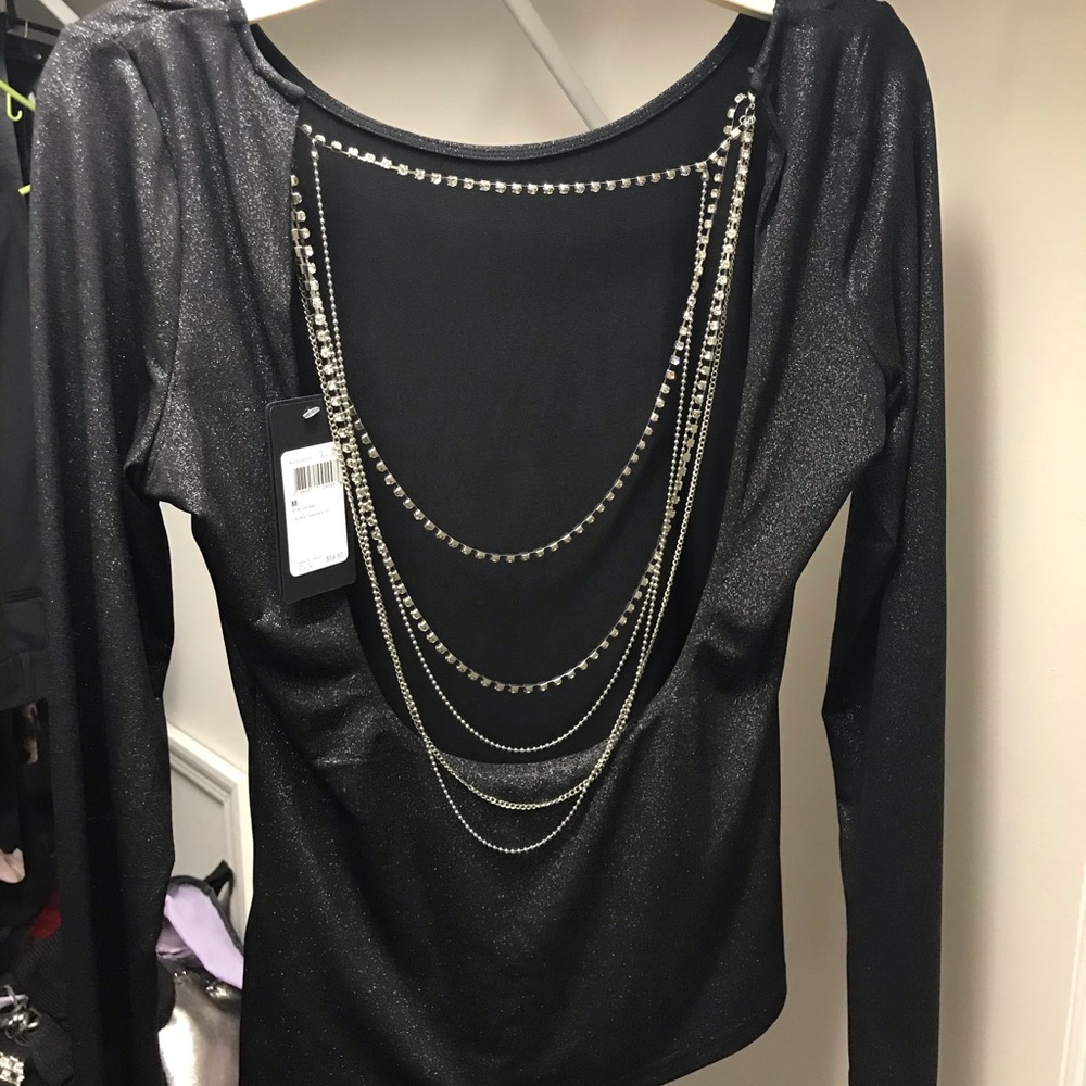 ⭐️Sexy GUESS open back top ~ Brand new with tags⭐️ - Picture 4 of 10
